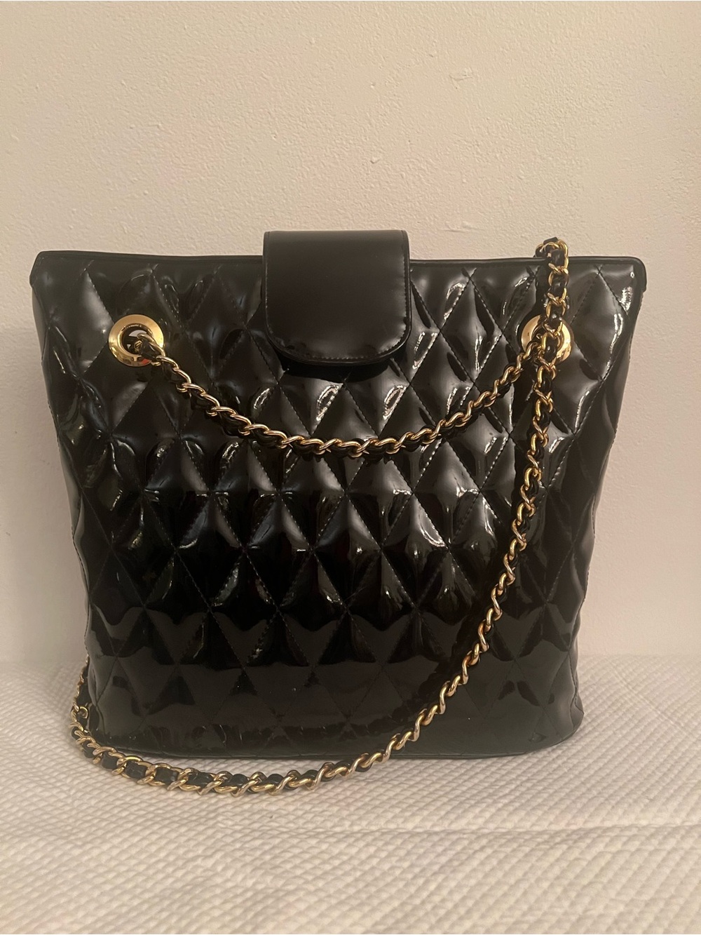 🩷 Vintage Black Quilted Patent Leather Chain Gold Tote - Women's /Shoulder Bag🩷